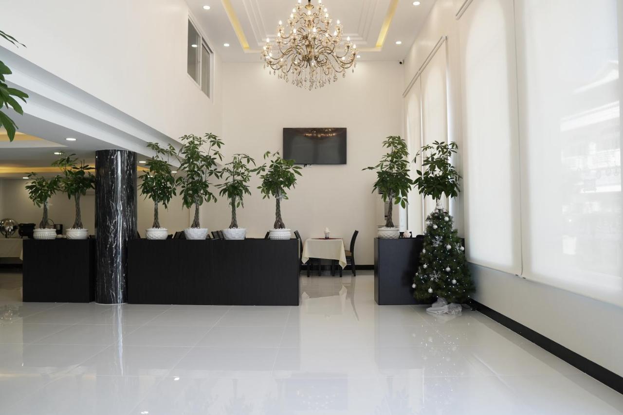 Apple Hotel Three - Near Pnh Airport Phnom Penh Exteriör bild