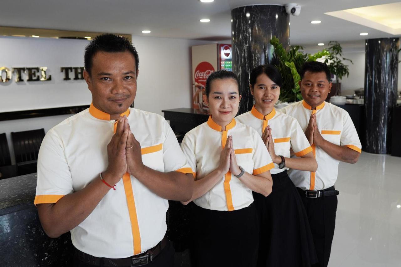 Apple Hotel Three - Near Pnh Airport Phnom Penh Exteriör bild