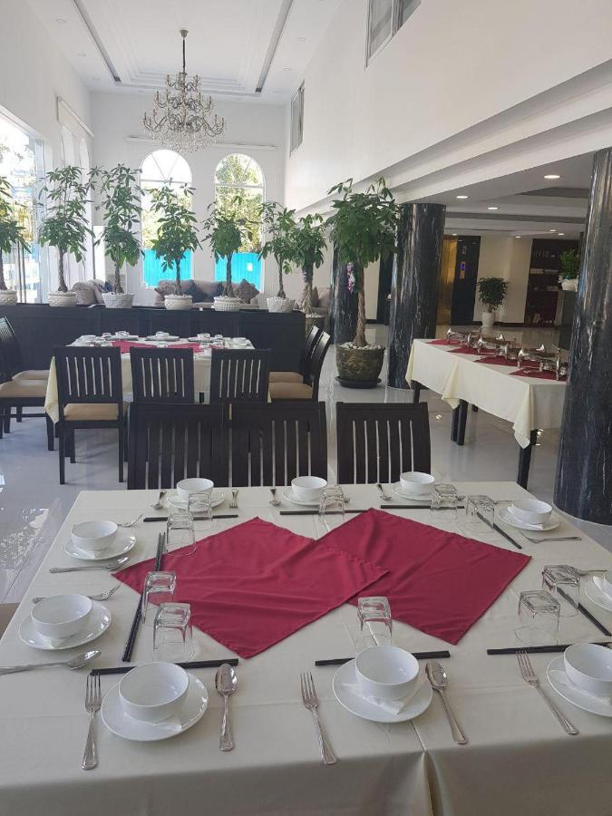 Apple Hotel Three - Near Pnh Airport Phnom Penh Exteriör bild