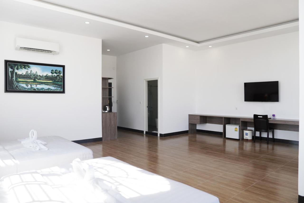 Apple Hotel Three - Near Pnh Airport Phnom Penh Exteriör bild