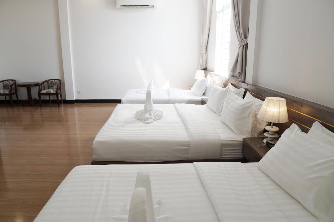 Apple Hotel Three - Near Pnh Airport Phnom Penh Exteriör bild